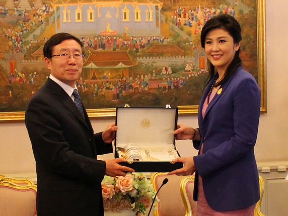 Yingluck meeting with CPAFFC Vice-President Feng Zuoku