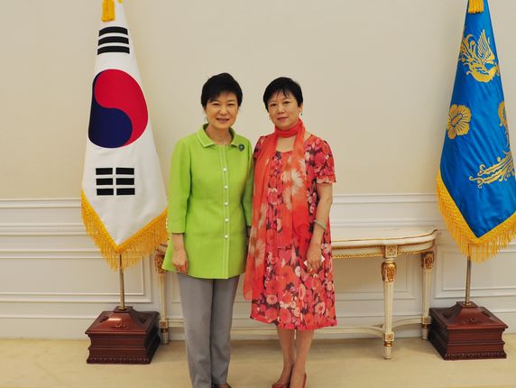 President Park Geun-hye Meeting CPAFFC President Li Xiaolin