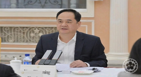 杨万明会长与出席“2023年第八届中国全球智库创新年会”的国际智库专家座谈